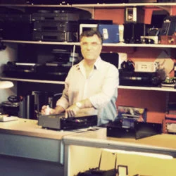 Ali Reza i Tekno Services butik